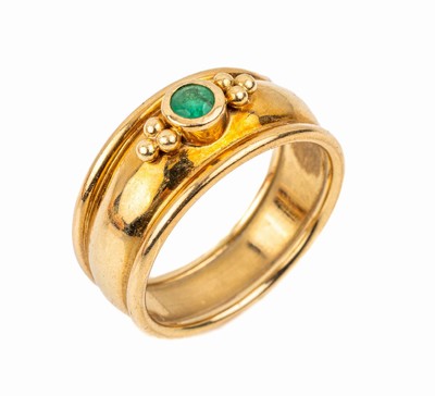14 kt Gold Smaragd-Ring, GG 585/000, rundfacett. Smaragd ca. 0.10 ct, Granulat- verz., RW 62, ca. 8.8 g