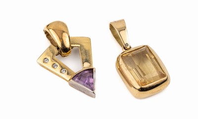 Konvolut 2 Farbstein-Anhänger, best. aus: GG 585/000, Citrin im Emerald Cut ca. 3.0 ct, L. ca. 1.5 cm (ohne Öse); 1 x Clipanhänger, GG 333/000, ...