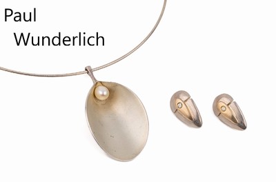 Designer Collier und Anhänger Paul Wunderlich,925er Silber, "Venus", oberhalb mit weißer tropfenf. Zuchtperle, an Reif D. ca. 13.5 cm, ...
