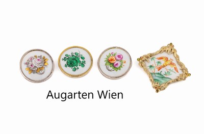 Konvolut 4 Broschen mit Porzellanmalerei, 925er Silber, teilw. verg., Manufaktur Augarten Wien, 3 x rund mit unterschiedlichen Rosendekor, D. ca. ...