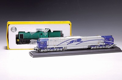 Zwei Sonderzüge BASF: Brawa BRV 100 in grün und Mehano Blue Tiger, Brawa H0 Diesellok "Grüne Minna" BASF 1003 (2007), in OVP; Mehano H0 ...