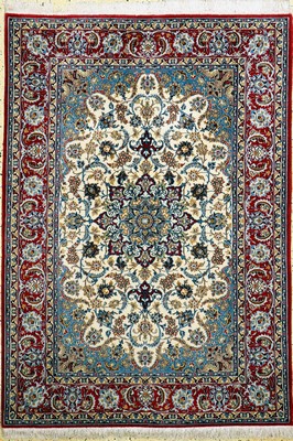 Esfahan fein, Persien, ca. 60 Jahre, Korkwolle auf Seide, ca. 162 x 115 cm, ca. 1,0Mio. Kn/qm, EHZ: 2