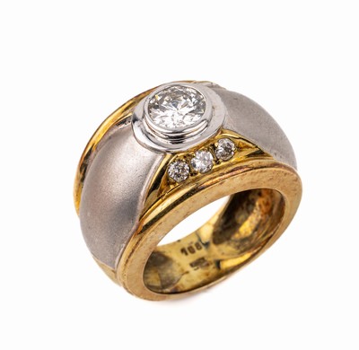 14 kt Gold Brillant-Ring, GG/WG 585/000, GGpoliert und WG mattiert, 1 Brillant ca. 1.08 ct hochfeines Weiß/lupenrein (lt. Expertise), 6 Brillanten ...
