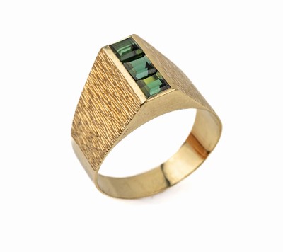 14 kt Gold Turmalin Ring, GG 585/000, 3 Turmalincarrees, Ringschultern im Borkenmuster, RW 59, ca. 4.3 g