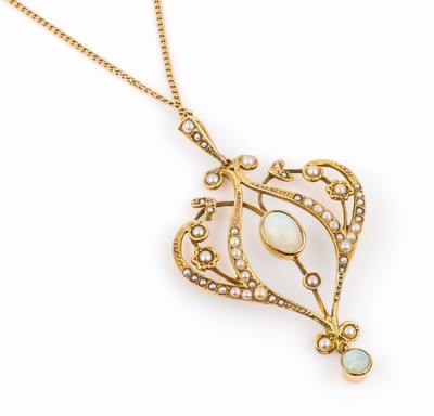 8 kt Gold Jugendstil Perl-Opal-Anhänger, um 1900, GG 333/000, ein runder und ovaler Opalcabochon, kl. Zuchtperlenbesatz, L. ca. 5 cm, an GG Kette ...