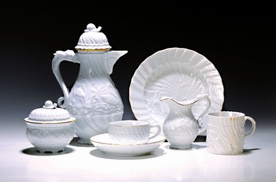 Kaffeeservice, Meissen, 20. Jh., 2. Wahl, Schwanenservice für 8 Personen, Kaffeekanne, 8 Kaffeetassen mit Untertassen, 12 Dessertteller, Zuckerdose, ...