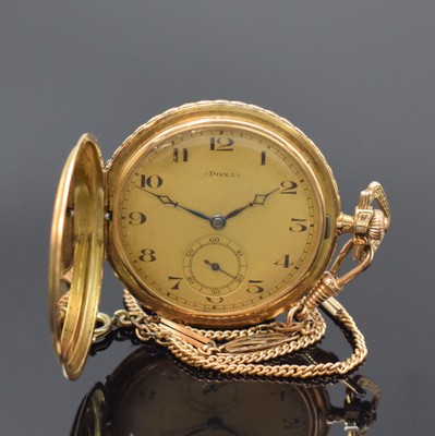 DOXA Herrensavonette in GG 585/000 mit vergoldeter Kette, Schweiz um 1905, 3 Deckel Goldgeh., Cuvette m. Medaillen-Gravur, Sprung- u. Rückdeckel m. ...