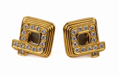 18 kt Gold Brillant-Ohrclips, GG 750/000, 28 Brillanten zus. ca. 0.84 ct feines Weiß/vs,L. ca. 2.5 cm, approx. 13.3 g, Meistermarke unged.