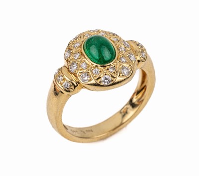 14 kt Gold Smaragd-Brillant-Ring, GG 585/000, ovaler Smaragd Cabochon ca. 0.84 ct, Brillanten zus. ca. 0.45 ct feines Weiß-Weiß/ lr-vs, RW 54, ...