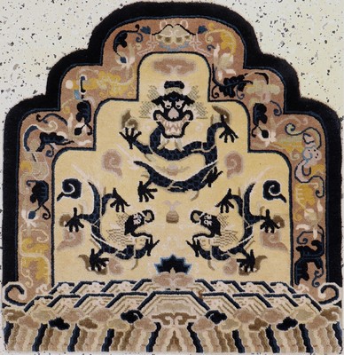 Peking"Thronsitz", China, um 1940, Wolle auf Baumwolle, ca. 75 x 73 cm, EHZ: 1-2