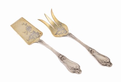 2-teiliges Vorlegebesteck für Foie Gras oder Pasteten, Frankreich um 1900, 950er Silber,best. aus Gabel und Heber, fein graviert und teilvergoldet, ...