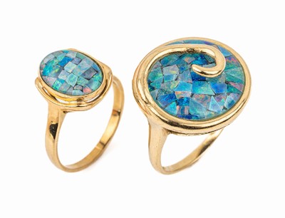 Konvolut 2 9 kt Gold Opal-Ringe, GG 375/000, 1 x mit ovaler Opaltriplette, RW 63, 1 x runder Opaltriplette, RW 66, ca. 12.5 g