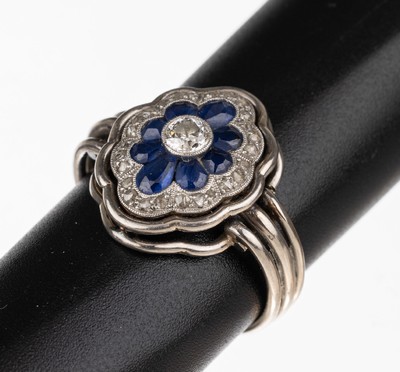 Platin Saphir-Diamant-Ring, Platin gepr., Mittelteil um 1900, Fassung und Ringschiene später, Material Mittelteil nicht prüfbar, 1 ...