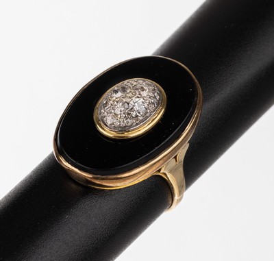 14 kt Gold Brillant-Onyx-Ring, GG 585/000 gepr., um 1900, Onyxplatte, mittig ovale Fassung mit Altschliff-Diamanten zus. ca. 0.50ct ...
