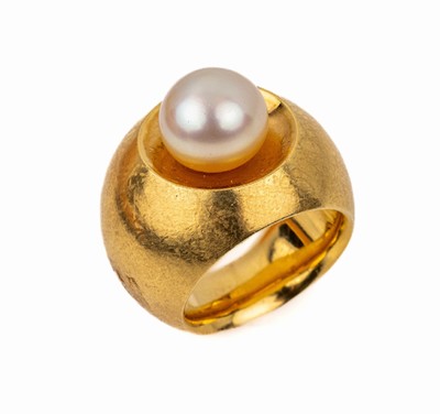 18 kt Gold Perl-Ring, GG 750/000, Meistermarke GOERG SPRENG/Waldstetten, schwere massive Ausführung, Handarbeit, weiße Südseezuchtperle D. ca. ...