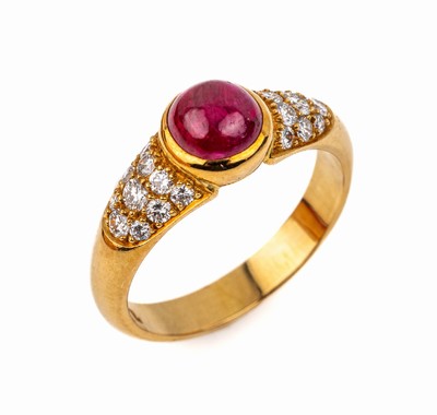 18 kt Gold Rubin-Brillant-Ring, GG 750/000,rundfacett. Rubin ca. 1.74 ct, 20 Brillanten zus. ca. 0.41 ct Weiß/lp-vvs, ca. 5.3 g, RW 54