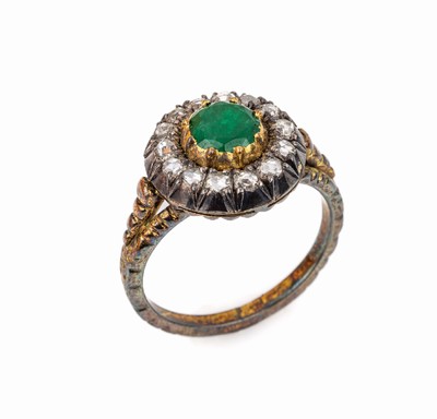 14 kt Gold und Silber Smaragd-Diamant-Ring, GG 585/000, nach dem Vorbild von 1830/40, 1 rundfacett. Smaragd ca. 0.84 ct, 14 Diamantrosen zus. ca. ...