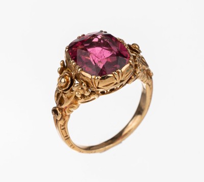 14 kt Gold Turmalin-Ring, GG 585/000, um 1900, facett. pinkfarb. Turmalin im Treppenschliff ca. 4.70 ct, ca. 5.3 g, abstr.-florale Ringschultern, RW ...