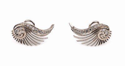 Paar 18 kt Gold Brillant-Ohrclips, WG 750/000, 26 Brillanten zus. ca. 0.65 ct Weiß/si, ca. 8.4 g