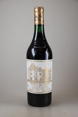 1 Fl. 1991 Chateau Haut Brion, Cru Classé De Graves, Appellation Pessac Léognan Controlee 13% vol., 75cl, Etikett l. Gebr.-spuren, nicht verkostet