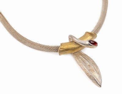 Designer Collier, GÜNTHNER/Bijou Jeunesse, Pforzheim, 925er Silber teilvergoldet, Almandin-Cabochon, abstrakt florales Design, orig. Schlauchkette, ...