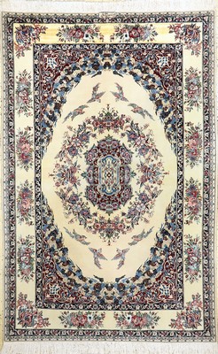 Nain fein(6 La) Persien, signiert(Habibian), um 1970, Korkwolle mit Seide, ca. 212 x 140 cm, ca. 1,0 Mio. Kn/qm, EHZ: 2, (Wasserschaden).