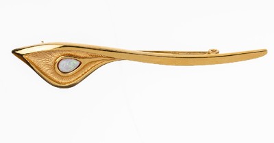8 kt Gold Opal-Brosche, GG 333/000, part. grav., abstrakt florale Darstellung, tropfenf.Opal-Cabochon mit Farbspiel in Grün, L. ca. 6.9 cm, ca. 4.7 ...