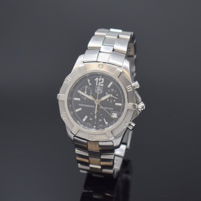 TAG HEUER Professional 2000 Herrenchronograph in Stahl Referenz CN1110, Schweiz verk. lt. beil. Pap. 08/2000, quartz, Boden u. Krone verschr., orig. ...