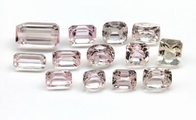 Lot 13 lose Kunzite, ca. 52.0 ct, versch. Größen und Schliffformen