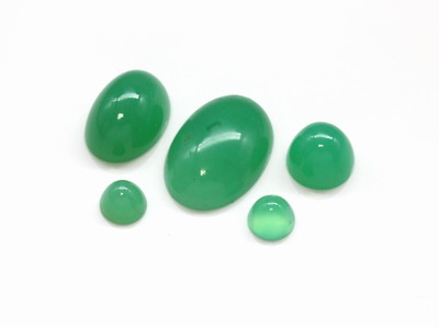 Lot lose Chrysoprase, ca. 77.8 ct, Cabochons in versch. Größen und Formen