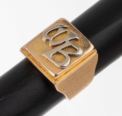 18 kt Gold Herrenring, GG/WG 750/000, schwere massive Ausführung, Ringkopf mit aufgelegtem Monogramm "WB" in WG, RW 59, ca. 24.5 g