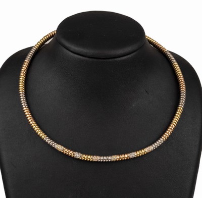 18 kt Gold Collier, ca. 36.8 g, GG/WG/RoseG750/000, kl. Diamantbesatz, L. ca. 42.5 cm, Kastenschloß mit Sicherheitsacht, passend zu Kat.-Nr. 02-2038