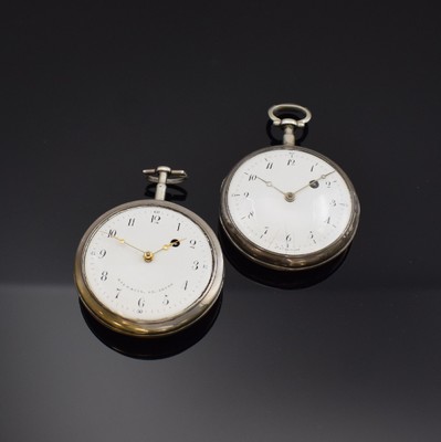 2 schweizer Spindeltaschenuhren in Silber, um 1800, glatte Geh. dell., 1 x Glas zu ers., Emailzifferbl. m. arab. Zahlen riss., Zeiger teilw. später, ...