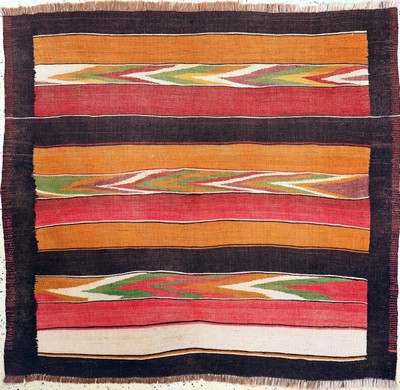 Tadjiken Kelim, Tadjikistan, um 1930, Wolleauf Wolle, ca. 143 x 152 cm, EHZ: 1-2