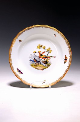 Teller, Meissen, um 1880-90, 1. Wahl, Porzellan, Goldspitzenrand, Fahne mit Schmetterlingen und Insekten bemalt, mittig bunt bemalt mit drei Fasanen ...