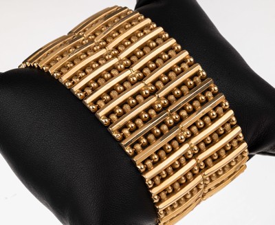 Breites 18 kt Gold Armband, Rose G 750/000,aufwändiges Design mit angedeuteten Kugeln undStäben, L ca. 20 cm, B ca. 4 cm, Kastenschloß mit ...