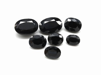 Lot 7 Saphire zus. ca. 27.10 ct, ovalfacett. in versch. Größen