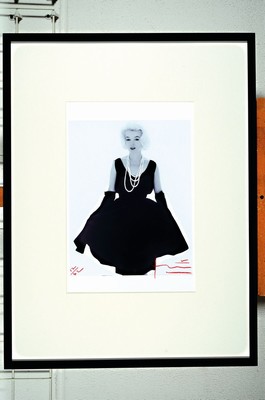 Bert Stern, 1929 New York bis 2013, Fotografie auf dickem, mattem Fotopapier, hochwertiger Iris-Print, Titel: "Marilyn in black dress", ...