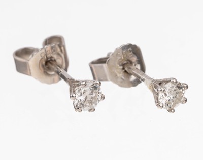 Paar 14 kt Gold Brillant-Ohrstecker, WG 585/ 000, 2 Brillanten zus. ca. 0.40 ct Weiß/si