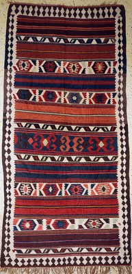 Shahsawan Kelim, Persien, um 1940, Wolle auf Wolle, ca. 361 x 174 cm, EHZ: 2