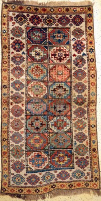 Moghan antik, Kaukasus, 19.Jhd, Wolle auf Wolle, ca. 235 x 122 cm, Mottenfraß, EHZ: 3