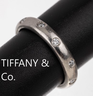 Platin TIFFANY & CO Ring, 950er Platin, sign., umlaufend mit Brillanten zus. ca. 0.30 ct feines Weiß-Weiß/lr-vs, innen mit persönlicher ...