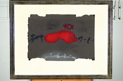 Antoni Tapies, 1923 - 2012 Barcelona, Radierung und Carborundum auf Arches, "Peu roig", 1983, Ed. 45/75, handsigniert, Graphos Verlag ...