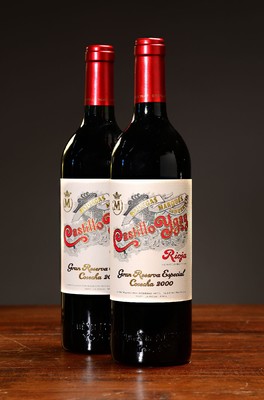 2 Flaschen 2000 und 2001 Castillo Ygay, Rioja, Bodegas Marques de Murrieta, ca. 75cl, 14% Vol., Into Neck, nicht verkostet