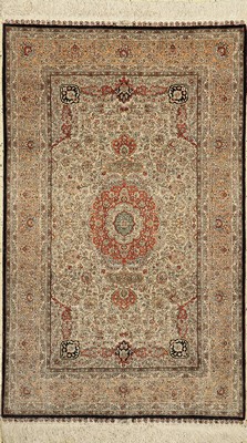 Hereke Seide fein, China, ca. 40 Jahre, reine Naturseide, ca. 155 x 95 cm, ca. 1,0 Mio. Kn/qm, EHZ: 1-2