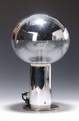 Tischlampe der Space Crystal-Serie, Motoko Ishii (geb. 1938 Tokio), 1970er-Jahre, Glas und Aluminium, Glaskugel zur Hälfte verspiegelt, H. 37 cm, ...
