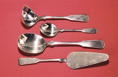 Silberbesteckset, Robbe & Berking, Form Spaten, 800er-Silber, 12 Menügabeln, 12 Menümesser, 12 Menülöffel, 12 Kaffeelöffel, 12 Kuchengabeln, in ...