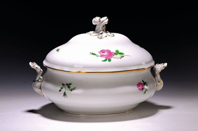 Deckelterrine, Meissen, 20. Jh, 2. Wahl, Dekor Rote Rose, Porzellan, Goldrand, 26x25x37 cm, Alterssp.
