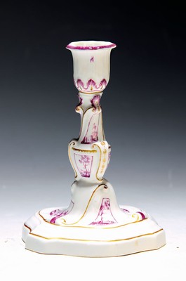 Kerzenleuchter, Höchst, um 1755/60, feine monochrome pupurfarbene Miniaturbemalungen, insgesamt 9 Stück, goldene und purpurfarbene Staffage, H. ca. ...