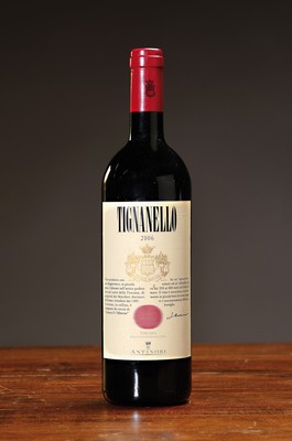 1 Flasche 2006 Tignanello, Antinori, Toscana, ca. 75cl, 13.5% Vol., rückseitiges Etikett fleckig bzw. Gebr.-spuren, nicht verkostet